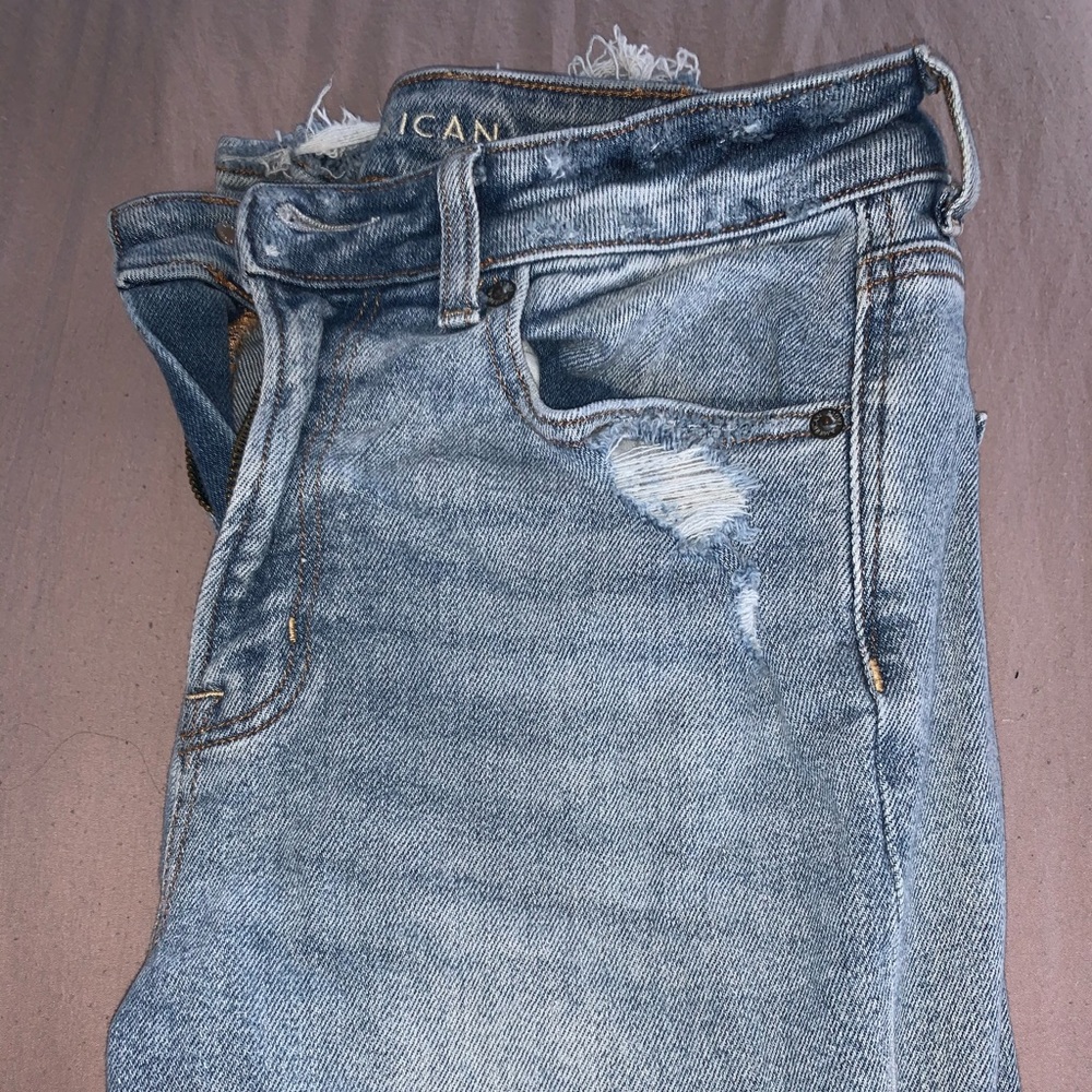 Light washed blue skinny jeans. Size 4, stretch